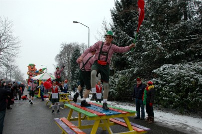 Carnaval dorplein 2010 153 Optocht Budel-Dorplein