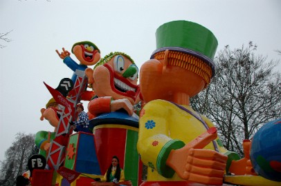 Carnaval dorplein 2010 183 Optocht Budel-Dorplein